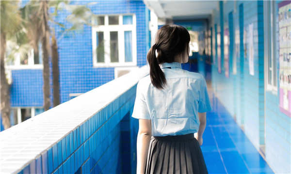 红旗如何找到一个可以帮助我生孩子的女人？